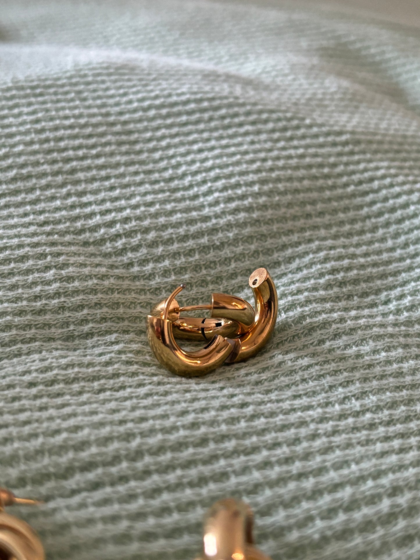 Tiarná Hoops