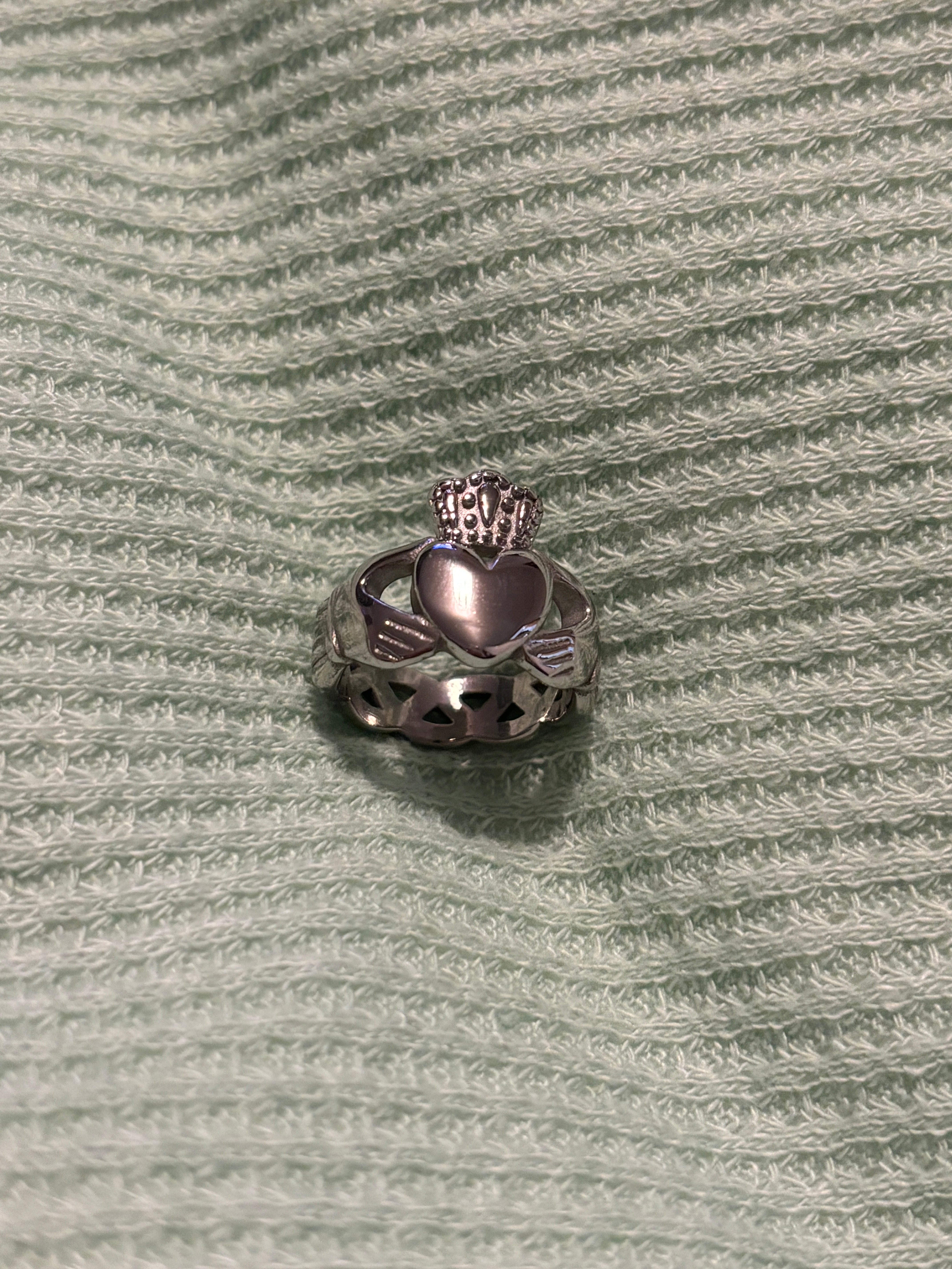 James Avery Sterling outlets Silver Adorned Claddagh Ring